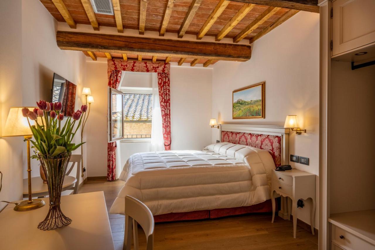 Palazzo Del Mercante Montepulciano Stazione Buitenkant foto