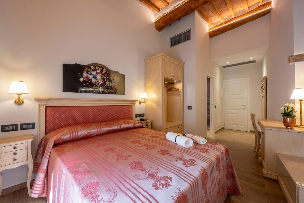 Palazzo Del Mercante Montepulciano Stazione Buitenkant foto